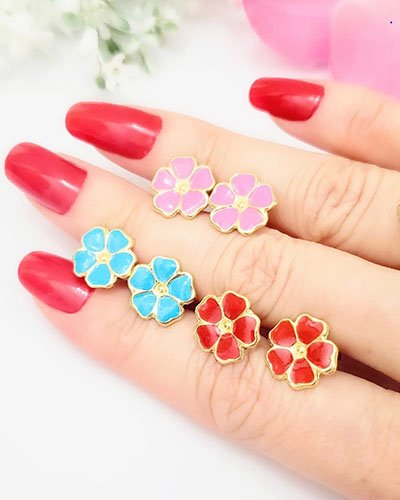 BRINCO MINI FLOR ESMALTADA
