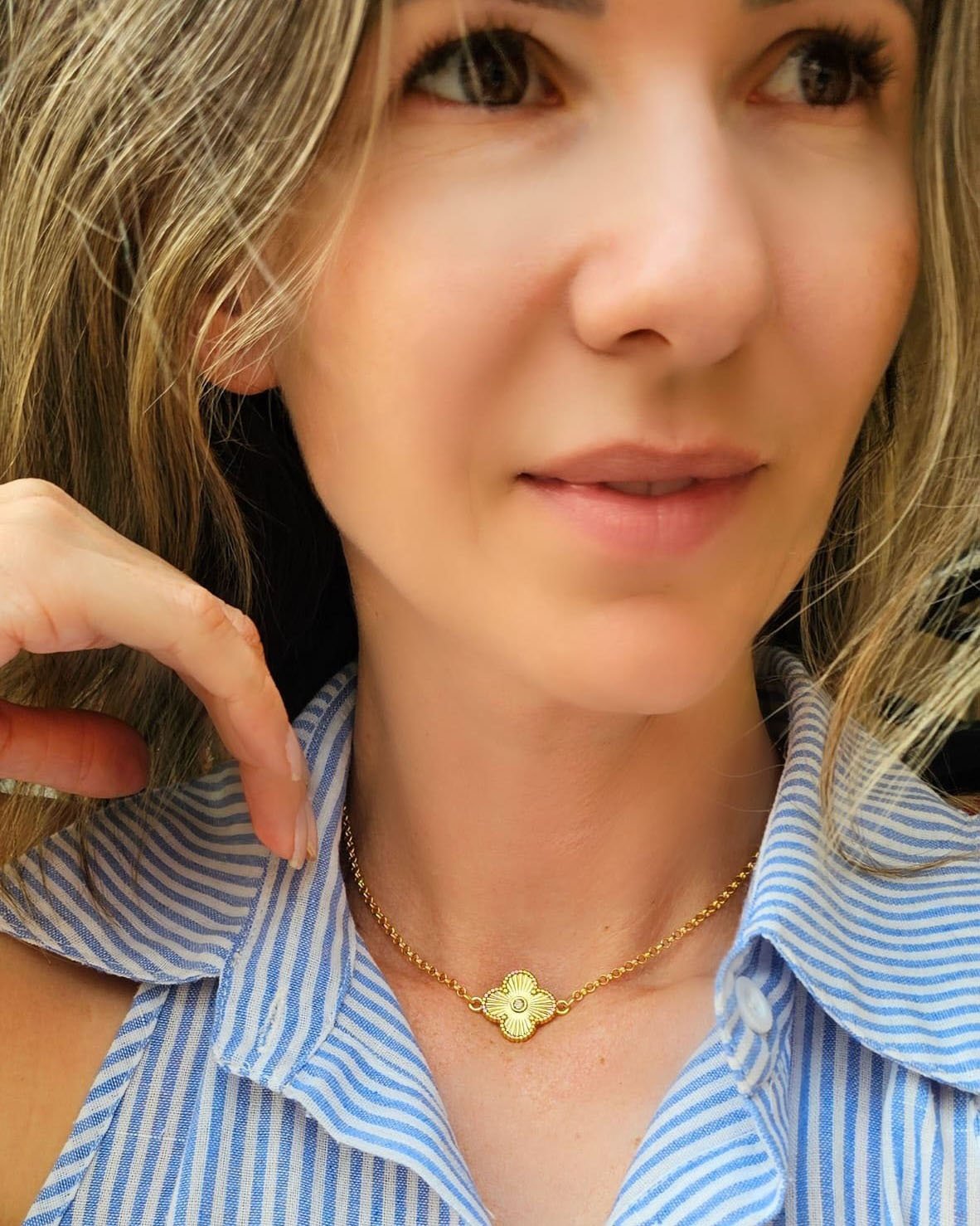 CHOCKER TREVO COM PONTO DE LUZ
