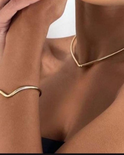 BRACELETE EM V