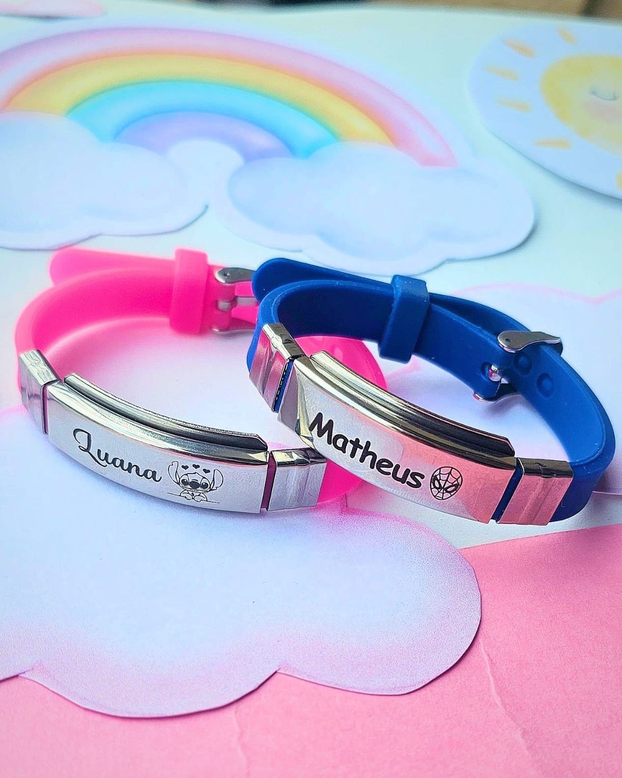 PULSEIRA INF SILICONE COM PLAQUINHA GRAVAÇÃO FRENTE E VERSO AÇO INOX