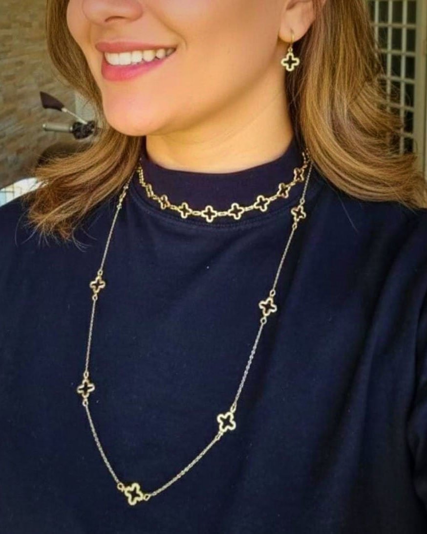 CHOCKER FILEIRA DE TREVOS VAZADO