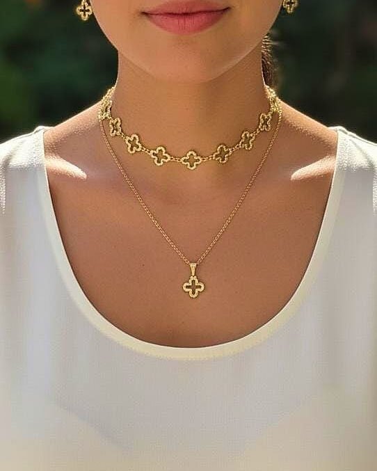 CHOCKER FILEIRA DE TREVOS VAZADO